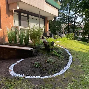 Apartment Moderne 2-zimmer-wohnung Mit Garten